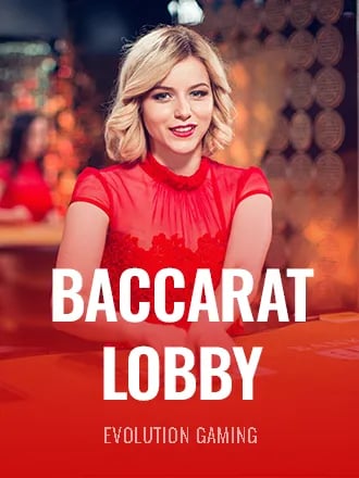 Croupière blonde en robe rouge dans une salle de casino chaleureuse, entrée du lobby de baccarat en direct d'Evolution